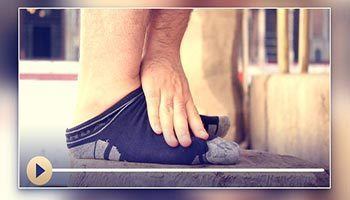 Масҳ ба мӯзаҳо ва ҷуробҳо ва ҷабира (чизи басташуда ба захм) ва бинт ва монанди он. 